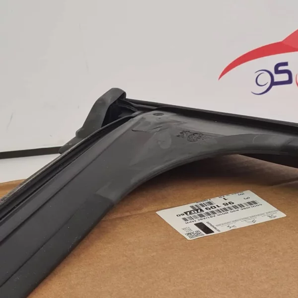 ماهوتی درب جلو راست پژو 2008 (نوار لاستیكی آببندی دور شیشه جلو چپ)