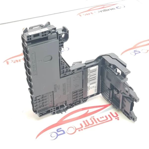 جعبه فیوز روی باتری پژو 508